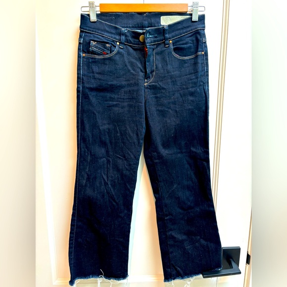 Diesel Sandy Kick Crop Raw Hem Jeans - Picture 2 of 7